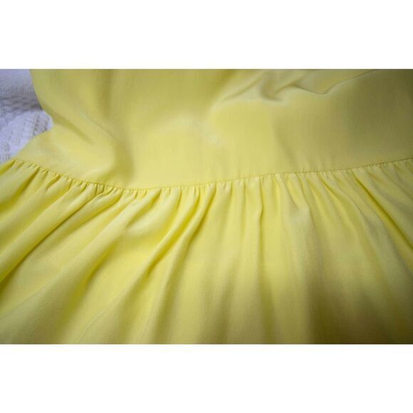 NEW Cinq à‎ Sept Janet 100% Silk V-Neck Ruffle Hem Top, Yellow, M - Picture 12 of 13